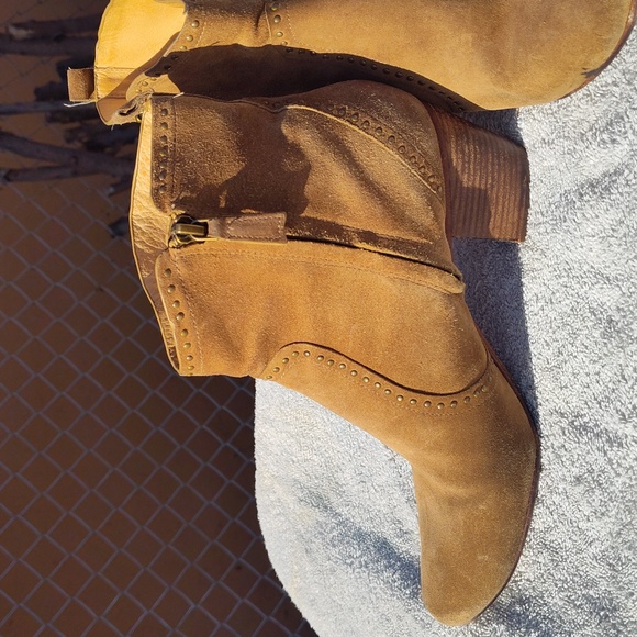 Boots - Picture 1 of 7